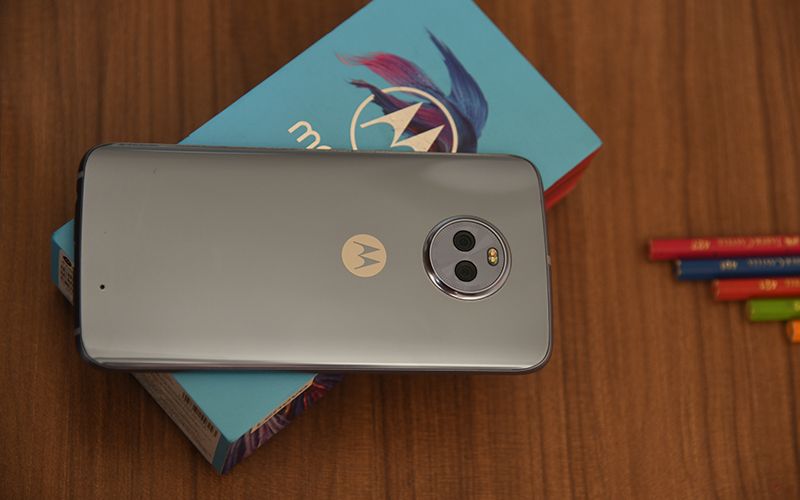 Moto X4